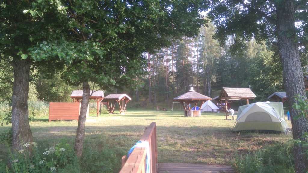 Jezioro Mikaszewo - pole namiotowe www.zabiegane.com